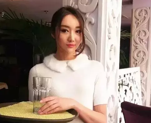 餐飲老板回復想嫁有錢人的餐飲服務員的一段話！