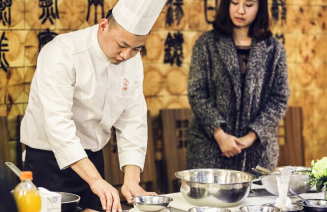 廚師上門O2O平臺轉(zhuǎn)型“高端定制”能否找到盈利突破口？|餐飲界