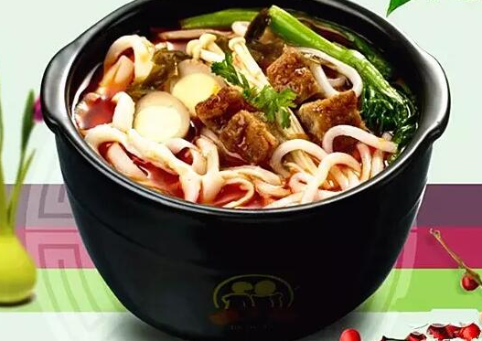 15年憑借一碗土豆粉開(kāi)近千家店，秘訣是什么？