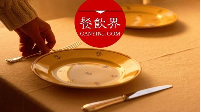 #周末一參#日本老牌酒館緊隨潮流，為何會(huì)失去更多客戶？