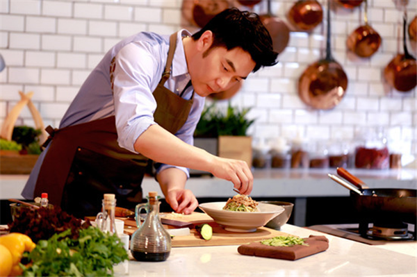 玩轉(zhuǎn)“網(wǎng)紅”，林依輪要演出不一樣的“美食計(jì)”|餐飲界