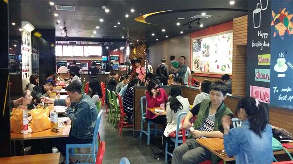 日營(yíng)業(yè)額翻4倍！這家餐廳是如何做到的？|餐飲界