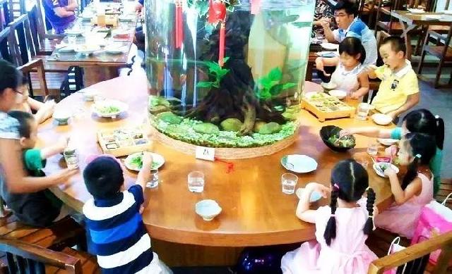 親子餐廳門(mén)檻并不低，入行要掌握哪三個(gè)維度方法論？|餐飲界