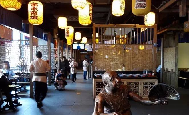 街邊店VS購物中心，火鍋品牌的玩法大不同!來看它們怎么做!