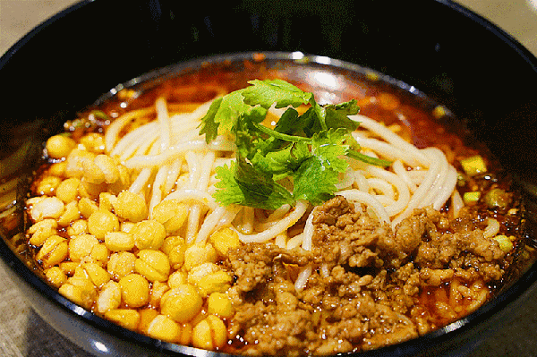 從地區(qū)小吃到全國(guó)連鎖，揭秘重慶小面是如何上位的？|餐飲界