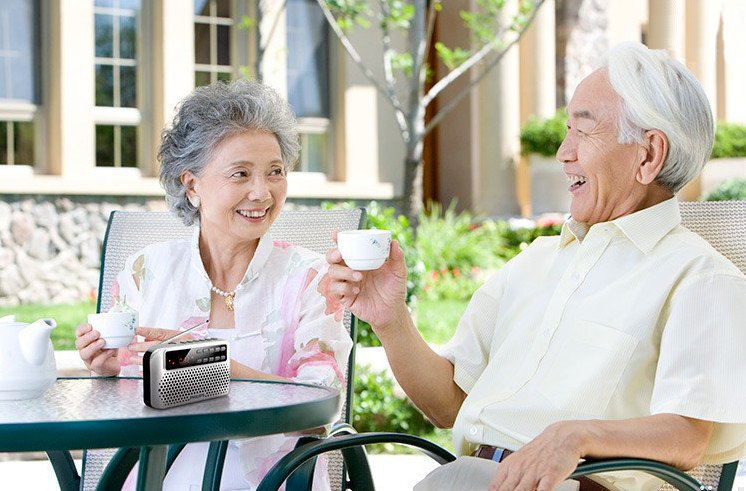 老年餐廳探索困難重重，華天“適老化”改造能否突圍？