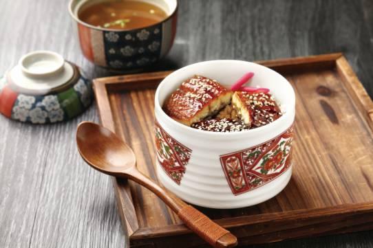 食材成本占了80%，他賠了1500萬(wàn)；最終鰻步靠一款單品爆紅