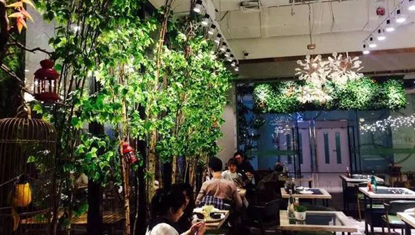 餐飲又一新業(yè)態(tài)？“生產(chǎn)基地+中央廚房+餐飲門店”能玩轉(zhuǎn)嗎？|餐飲界