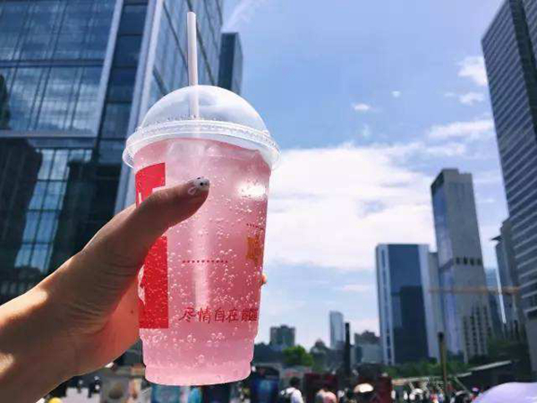 從KFC賣口紅學到小店引爆新品的5個概念！