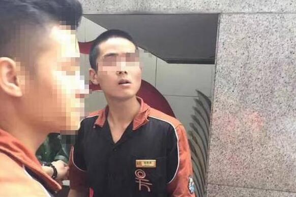 顧客催拿餐牌被服務(wù)員打？餐廳做到這樣才不會被投訴