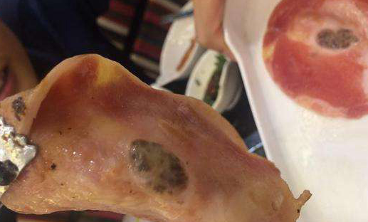 顧客在海口愛尚客餐廳吃到“惡心”烤肉？商家回應(yīng)：是積血肉