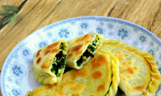 菜館吃韭菜盒子硌掉一塊牙 誰該擔責？