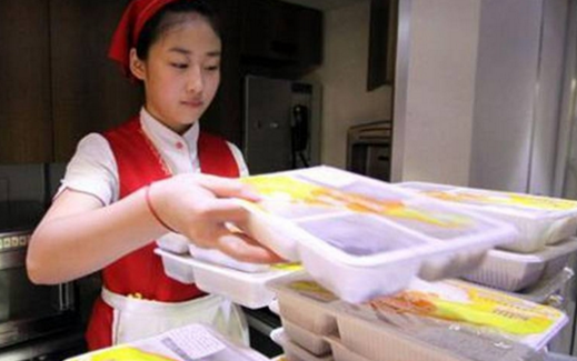 高鐵上可以訂外賣了！肯德基、麥當(dāng)勞、真功夫們率先“上車”！
