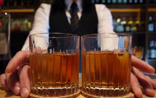 這家餐廳搬了三個地方躲開人群，可還是客源不斷...|餐飲界
