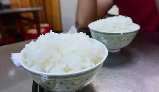 網(wǎng)上瘋傳1杯酸奶=2罐可樂 你以后還敢喝嗎？|餐飲界