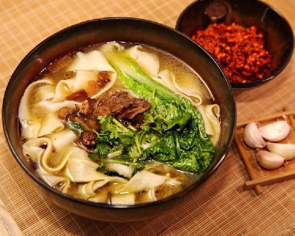 地方小吃里全都是機(jī)會(huì)！不信看看這3個(gè)老板是怎么賺的……|餐飲界