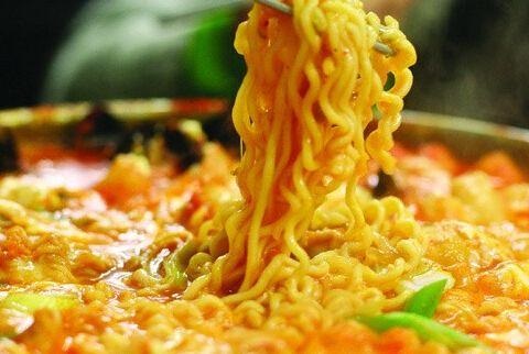 泡面三年少賣80億包，康師傅用什么打退外賣的進(jìn)攻？