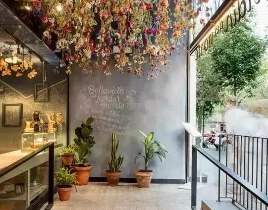 為什么燈光亮的餐廳反而生意不好？餐廳照明的門道你懂多少？