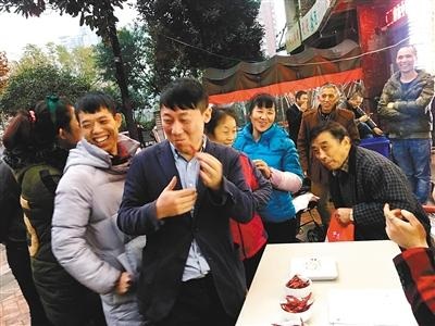 火鍋店奇葩招聘引熱議：你能吃多辣，工資就有多高
