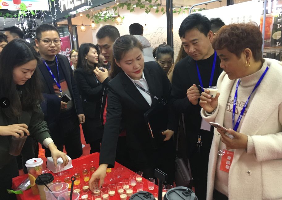 一夜之間火爆全國的烏龍煎，究竟做對了啥？