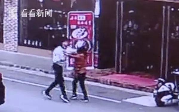 餐廳女員工遲到1分鐘被辭退，還被負(fù)責(zé)人猛踹、狠扇耳光