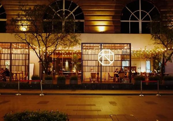 他在酒吧街上花400萬開了一間包子鋪，結(jié)果……