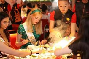2小時(shí)2500個(gè)訂位，這輪海外開(kāi)餐廳的市場(chǎng)到底有多大？|餐飲界