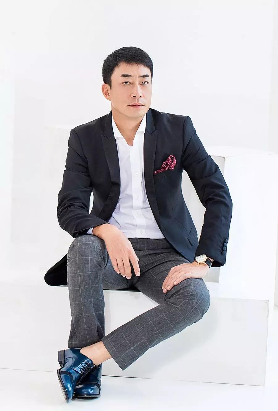 他開8種不同業(yè)態(tài)餐廳，每一家都很火，他到底靠什么？