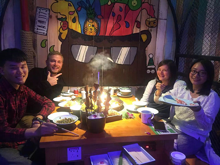 知道你抵擋不住火鍋的誘惑，一份美食大餐免費送給你