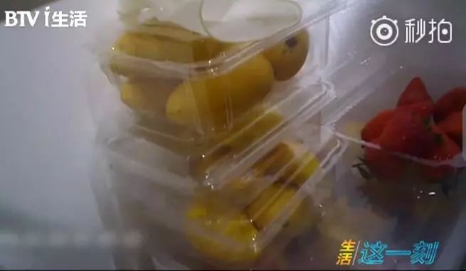 觸目驚心！記者臥底網(wǎng)紅店，你愛喝的這些飲料，連店員都覺得惡心