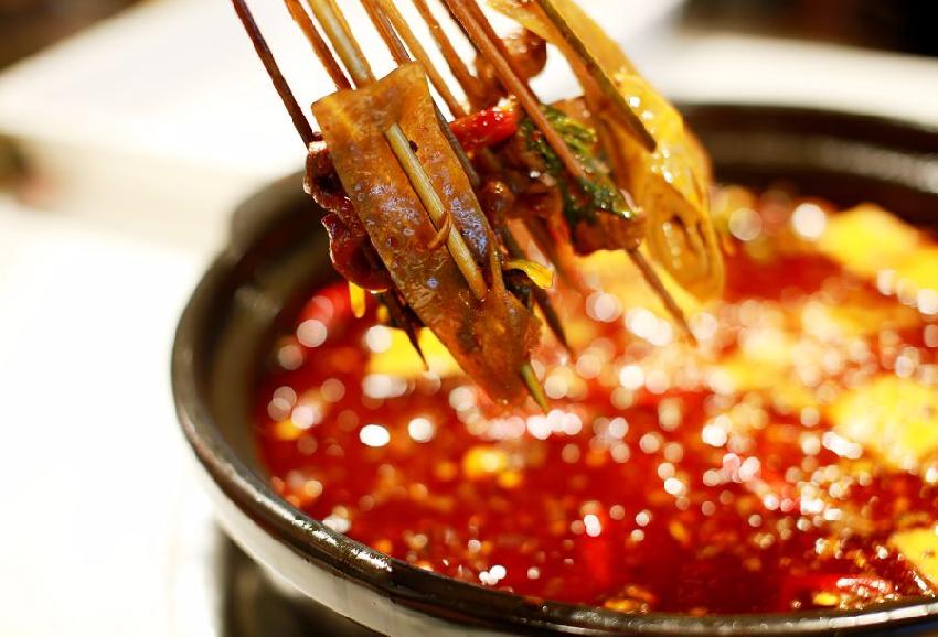 一串難求， 京城最火串串香，單店日賣2萬串
