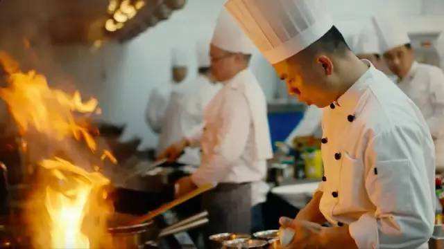 武大畢業(yè)生失聯11年 原來一直在飯店當廚師