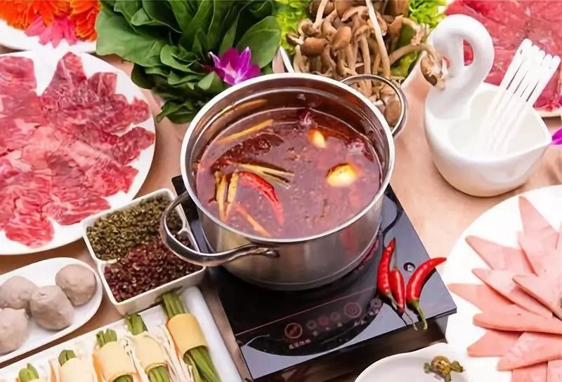 單身經濟：一人小火鍋、適合單獨飲食的桌臺……