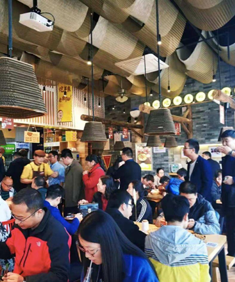 100多平的店面日收1.5萬，翻座達(dá)6次以上，憑什么？|餐飲界