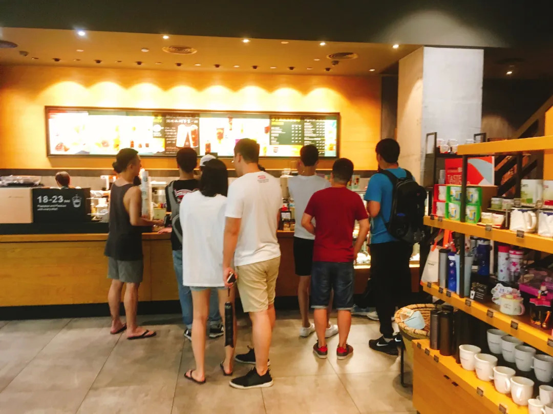 茶、咖不分家！喜茶與星巴克的成功有何共性？｜餐見|餐飲界