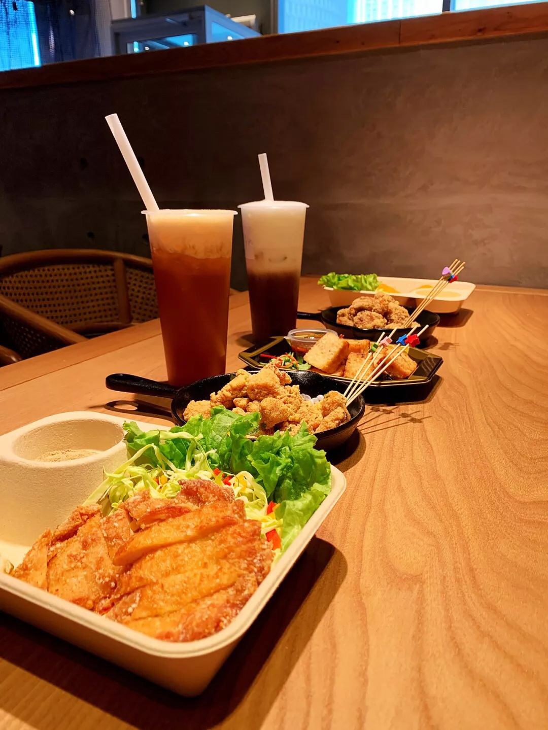 餐飲大事件213期 |麥當勞、星巴克巨資布局中國咖啡市場，吉野家開挖家庭場景，2020中國線上外賣排行榜出爐|餐飲界