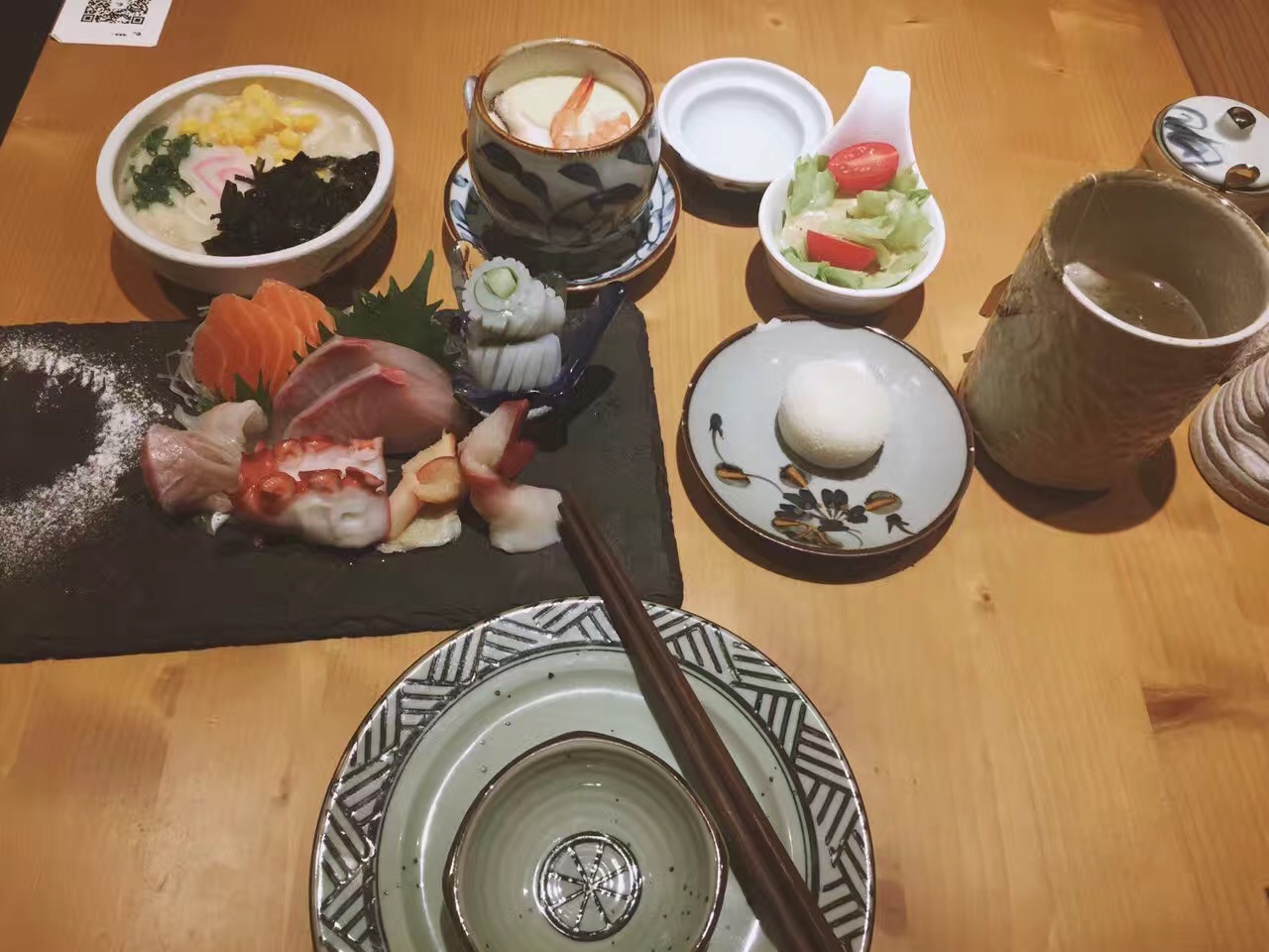餐飲大事件234期 |小龍蝦被吃出1572項(xiàng)專利，智能剝蝦機(jī)一分鐘可剝1000只蝦|餐飲界