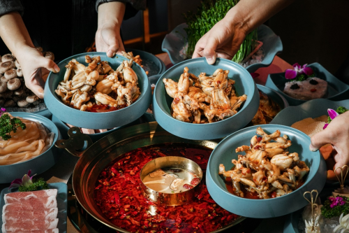 天天排隊(duì)店店爆滿，蛙二爺憑什么有如此大的吸引力？