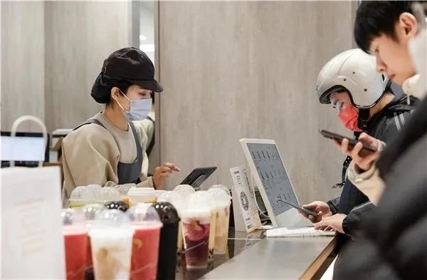 日銷3500杯，日入6萬元，喜茶“事業(yè)合伙”首戰(zhàn)告捷|餐飲界