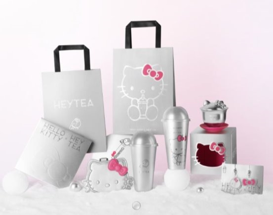 喜茶「超級植物茶」系列推出“不老莓”新品，甜美碰撞HELLO KITTY